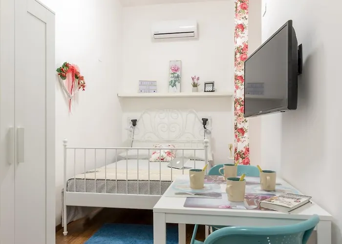 Metrob Apartment Rom